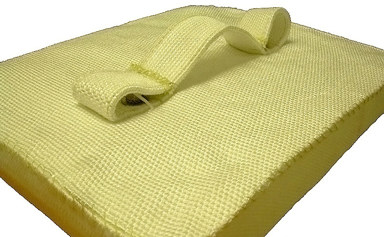 Insulating cover with handle